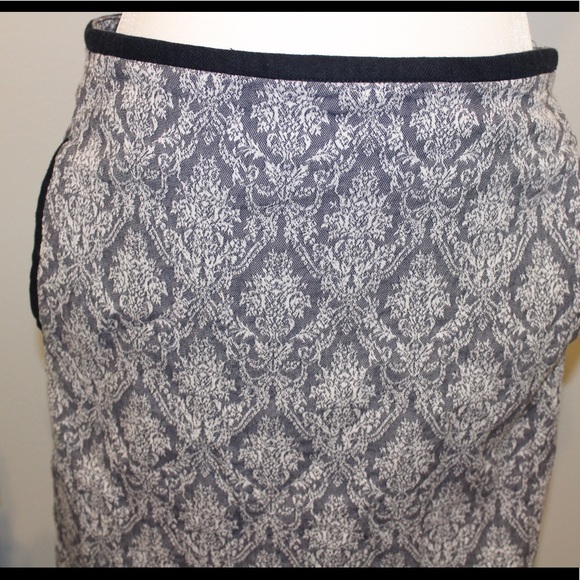 Francessca’s Harper blue jacquard mini skirt - Picture 3 of 5